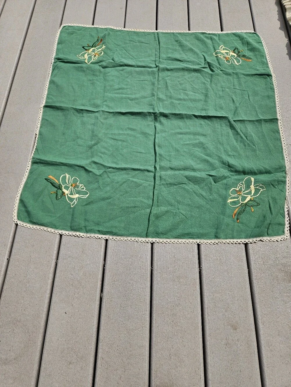Vintage Green Tablecloth Topper Embroidered Floral Linen Lace Trim 31x34
